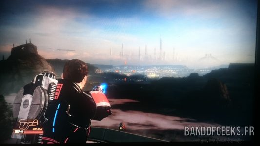 Mass Effect 2 Shepard vise l'horizon