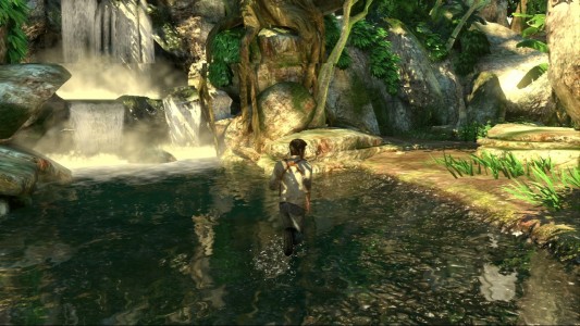 Uncharted Nathan Drake marche dans l'eau dans la jungle