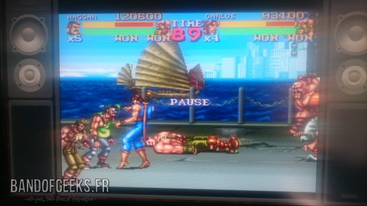 Final Fight 2 Carlos et Haggar combattent