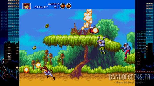Gunstar Heroes le héros esquive des tirs ennemis
