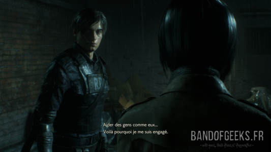 Resident Evil 2 Léon explique pourquoi il est policier à Ada